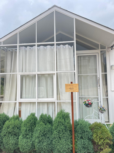 Exterior 2