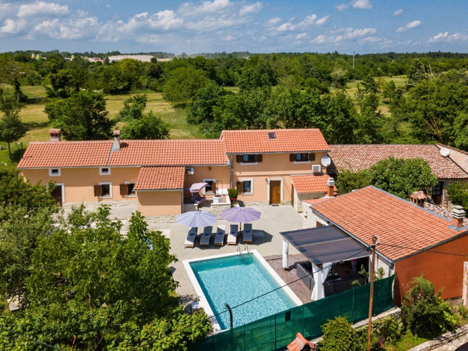 Exterior & Views 2, Charming Villa With Private Swimming Pool, Žminj