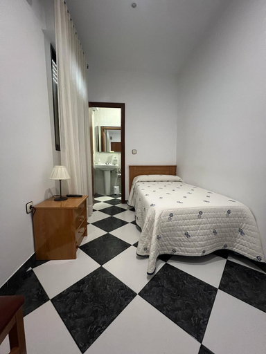 Bedroom 4, Hostal Los Amigos, Badajoz