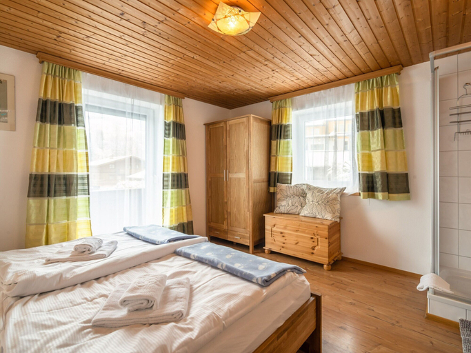 Bedroom 2, Apartment in Tirol With Private Garden, Kitzbühel