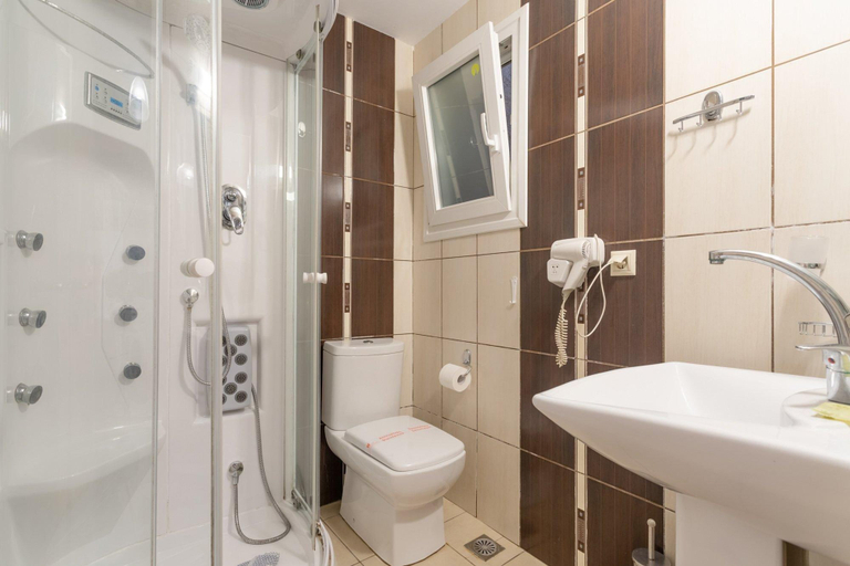 Bathroom, Foteini Apartment, Ionian Islands