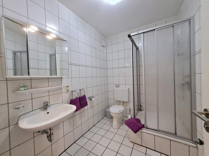 Bathroom 3, Pension & Ferienhof Gluß, Heidekreis