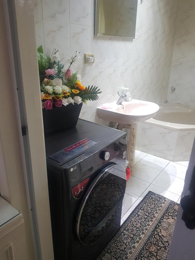 Bathroom 2, Elegant apartment in Sheraton Heliopolis El Matar, An-Nuzhah
