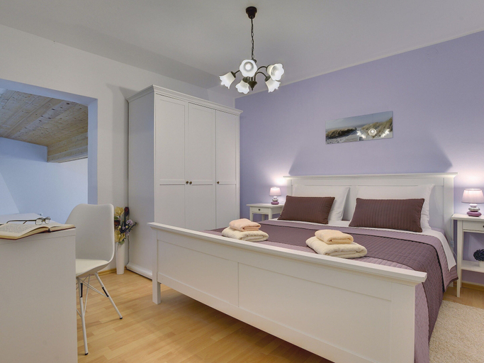 Bedroom 3, Detached House With Private Pool Near the Coast, Marčana