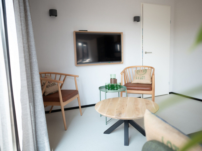Living area 5, Modern Lodge With 2 Bathrooms, Near the Beach, Zandvoort