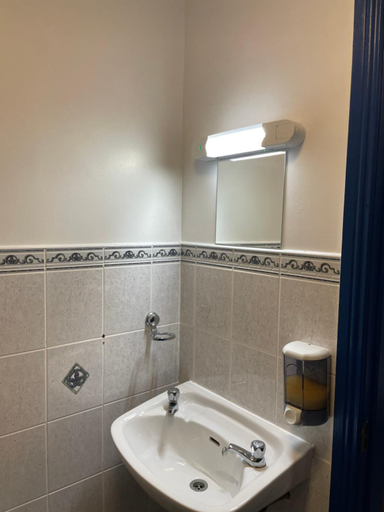Bathroom, The Old Coastguard Lodge