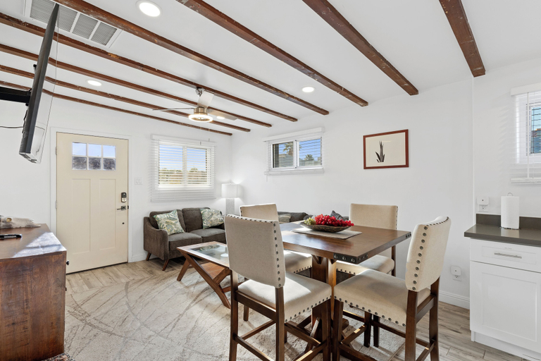 Others 5, Cottage with BBQ & Hot Tub, Maricopa