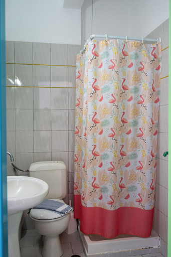 Bathroom 2, Enplo Apartments, Crete