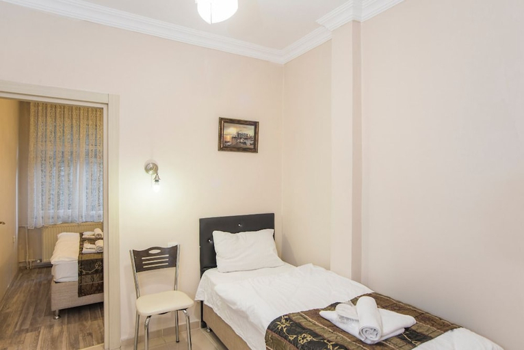 Bedroom 4, Berce Hotel, Fatih