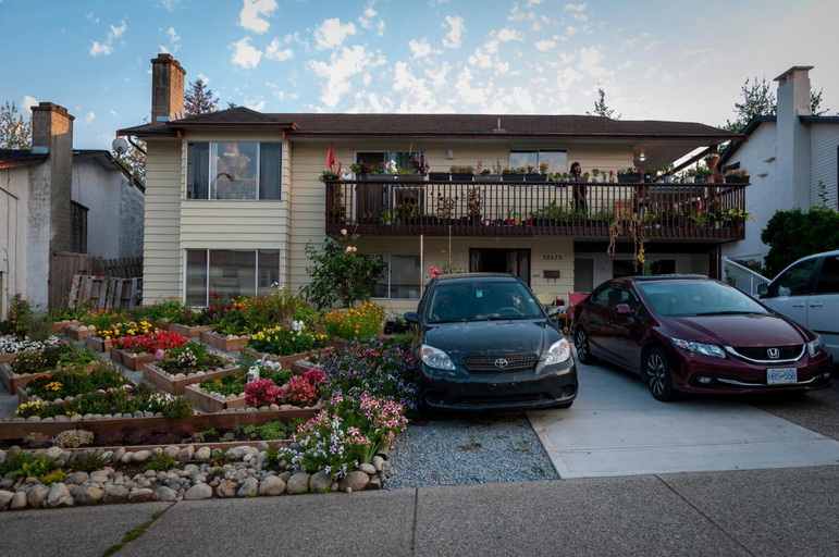 Exterior & Views
