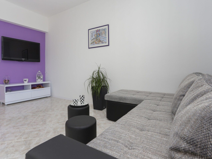 Bedroom 2, Apartment in Katel Gomilica Near Beach, Kaštela