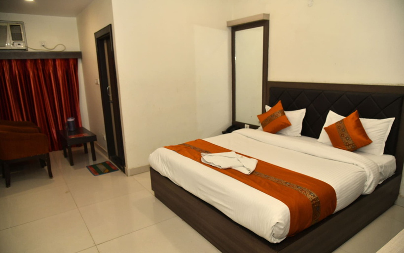 Others 4, Hotel MM Continental, Varanasi