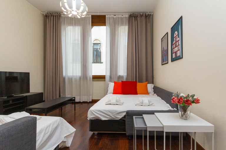 Yourbanflat Santa Giustina Apt, Padua