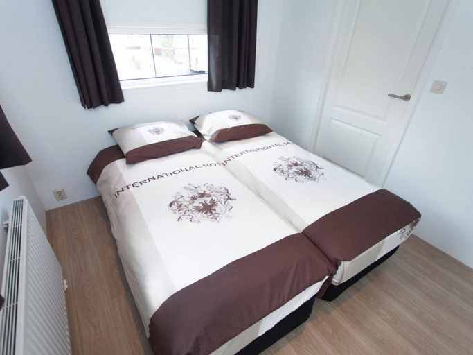 Others 5, Modern Chalet With Garden, Terrace, Heerlen