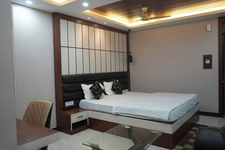 Bedroom 4, Hotel Holiday Saharsa, Saharsa
