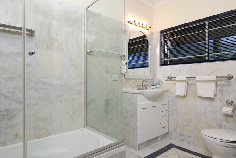 Bathroom, Tinaroo Lake Resort, Atherton