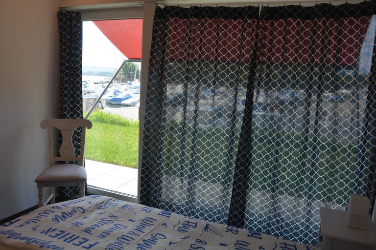 Bedroom 2, Leben im Hafen am idyllischen Murtensee, Broye-Vully
