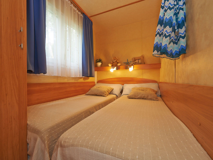 Bedroom 4, Sunny Chalet in Baia Domizia, Caserta
