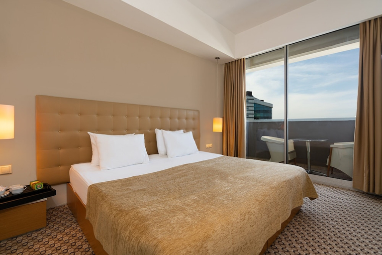 Bedroom 3, Crystal Centro Resort, Antalya