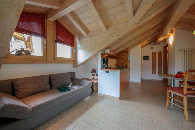 Others 5, Derby Apartments, Sondrio