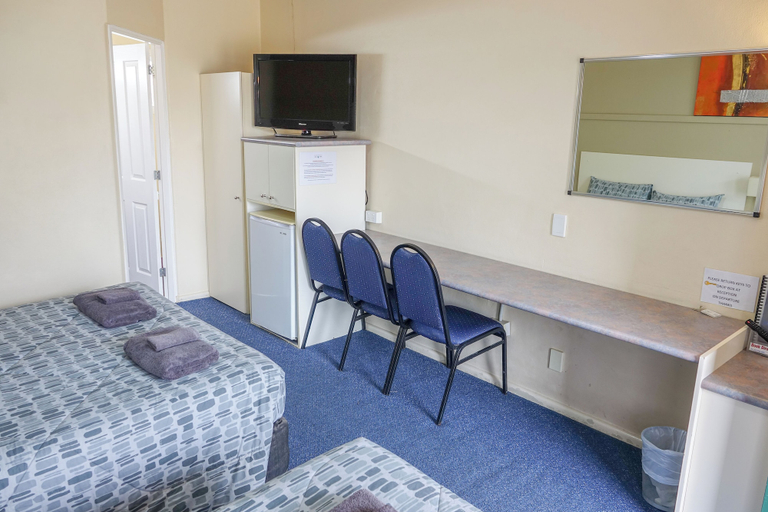 Bedroom 3, Bairnsdale Main Motel, E. Gippsland - Bairnsdale