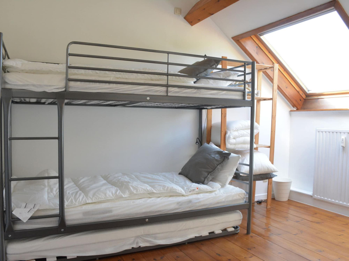 Bedroom 2, Family Retreat, Forested Anhee, Namur