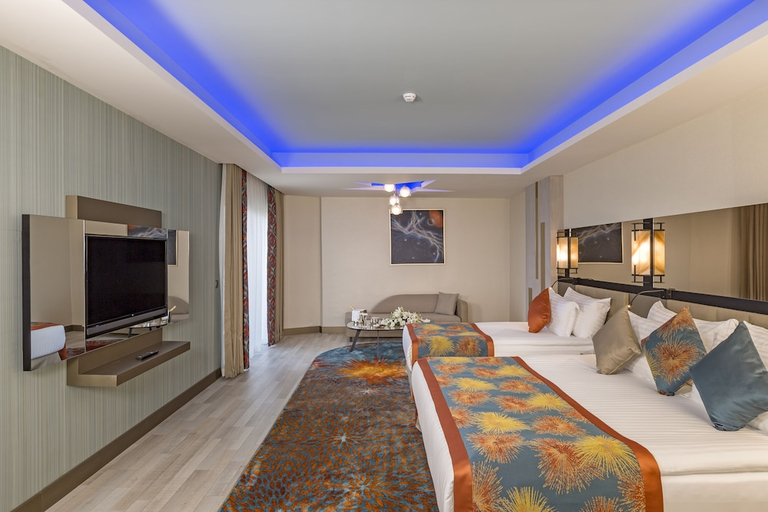 Bedroom 3, Royal Seginus Hotel, Antalya