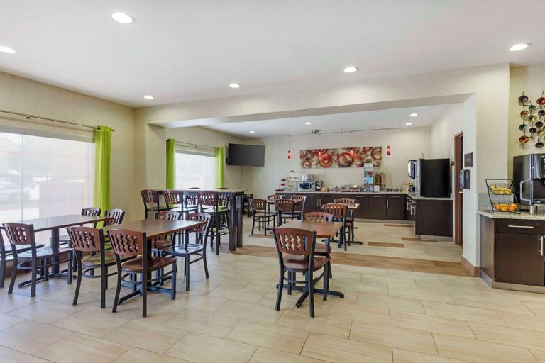 Food & Drinks 5, Best Western Plus Lake Worth Inn & Suites, Tarrant