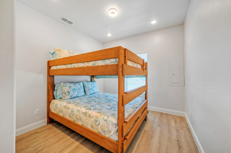 Bedroom 3, Frisky Flip Flopper by Avantstay Pool + Views, Nueces