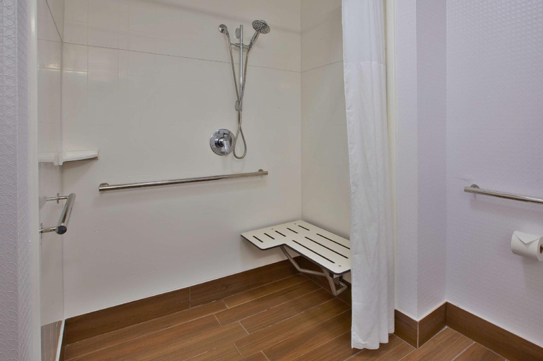 Bathroom 9