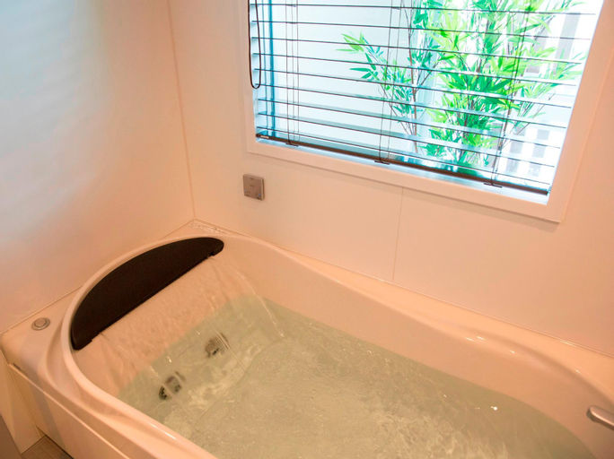 Bathroom 16