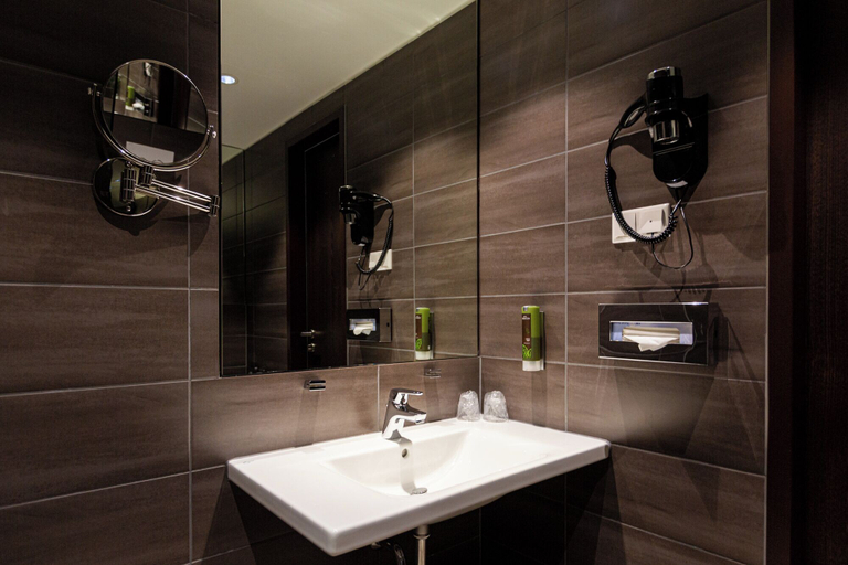 Bathroom 5, Hotel Tobbaccon, Bergstraße