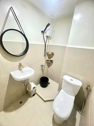 Bathroom, Seawind Condo 2 BR Free Wifi Near Samal, Davao City