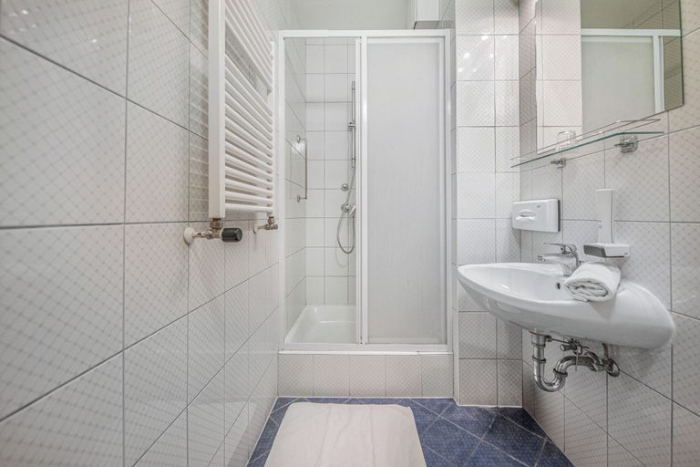 Bathroom 5, Corvin Hotel Budapest - Sissi wing, Budapesti