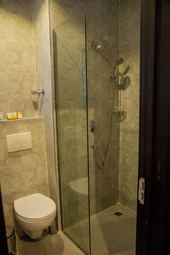 Bathroom 4, Hotelinn Oniru, Eti-Osa