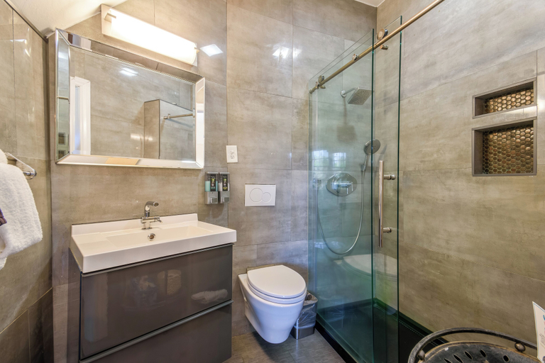 Bathroom 4, Cedar Gables Inn, Napa