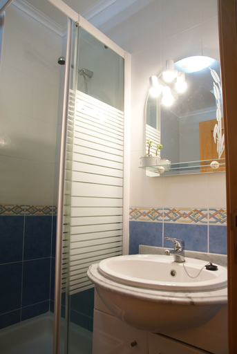 Bathroom 4, Chateau Batalha, Batalha