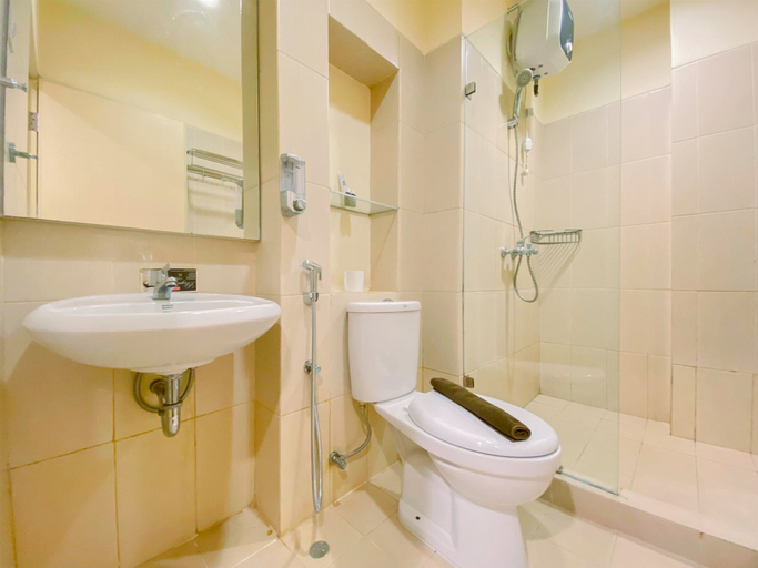 Bathroom 3, Good And Comfortable Studio At Menteng Square Apartment, Central Jakarta