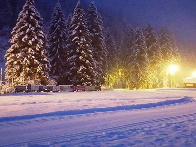Others 2, Chalet in Dachstein West With Shared Pool, Hallein