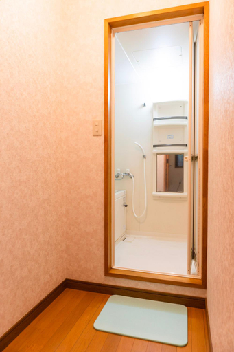 Bathroom 2, La Colina Retreat, Shinano