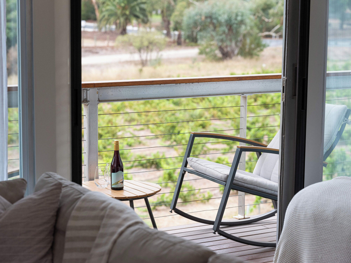 Others 5, The Villas - Barossa, Light