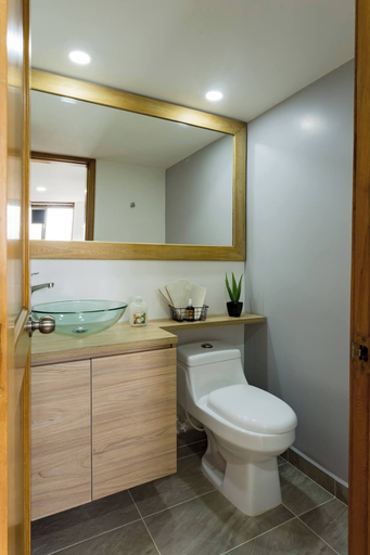 Bathroom 4, Edificio Alcazar de Oviedo BY Host Medellin, Medellín