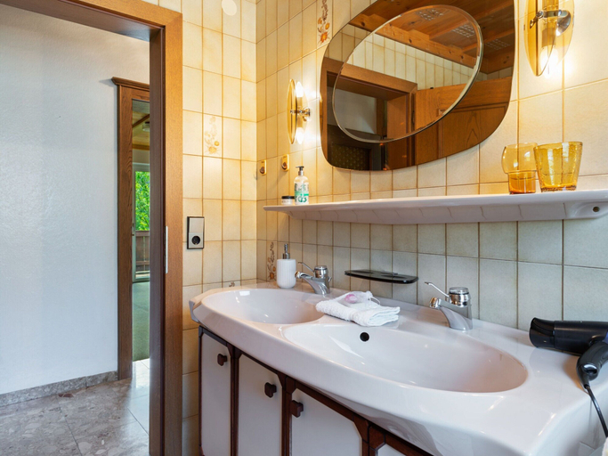 Bathroom 3, Chalet Bramberg near Ski Slopes, Zell am See