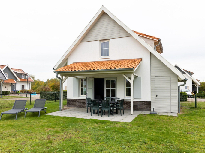 Exterior 3, Villa in Arcen With Free Thermal Bath Access, Arcen en Velden