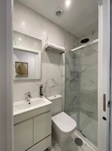 Bathroom 3, MyStay Porto São Bento, Porto