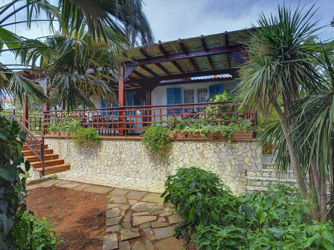 Exterior & Views 2, Holiday House for 14 Persons with Private Pool near Beach & Pula, Medulin