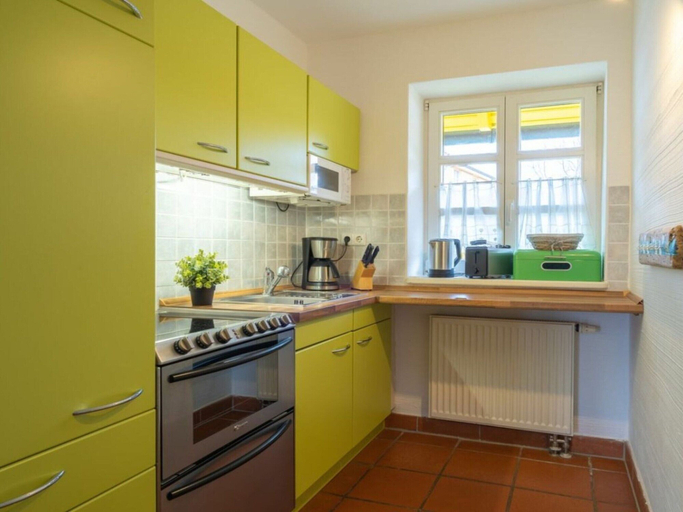 Others 5, Comfy Apartment With Terrace, Vorpommern-Rügen