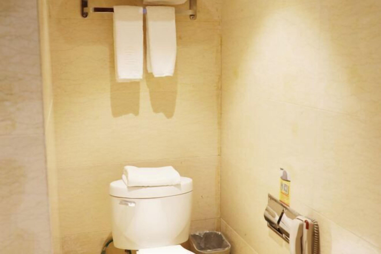 Bathroom 4, Dingsheng International Hotel, Nanchang