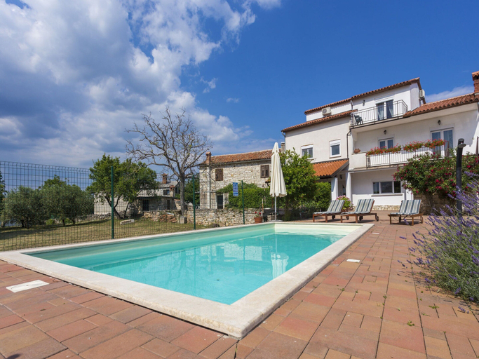 Sport & Beauty 3, Villa in Kujici Near Beach With Pool, Barban