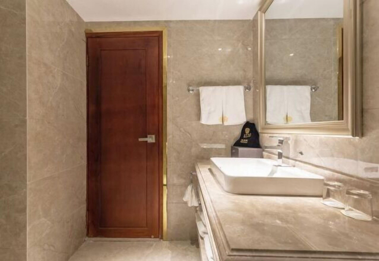 Bathroom 4, Century Plaza Qidu Hotel, Chuzhou